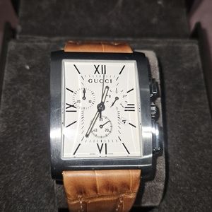 Gucci Chrono 8600M mens watch.